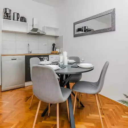 Modern In Nyaraló *